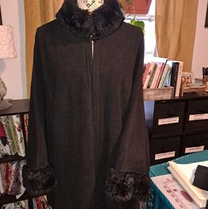 Ladies faux fur Cape
